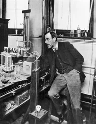 Sir William Ramsay, skotský chemik, c 1900