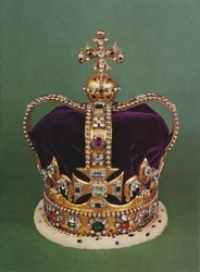 St. Edwards Crown, kterou je panovník korunován, 1953