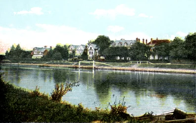 Staines, Surrey, 20. století