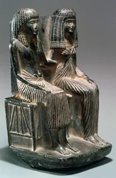 Socha starověkého egyptského úředníka a jeho manželky, 13.–12. století před naším letopočtem