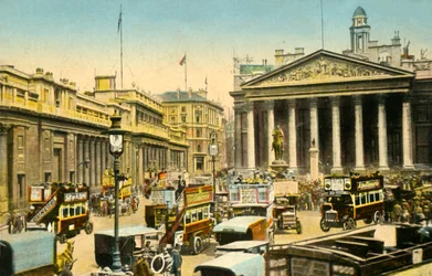 Bank of England a Royal Exchange, Londýn, c1910.