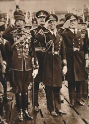 Vévoda z Yorku a princ Henry vítají prince z Walesu v Portsmouthu, 1925