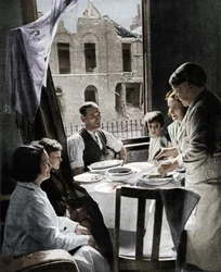 Rodina musí jíst, c1940 1942