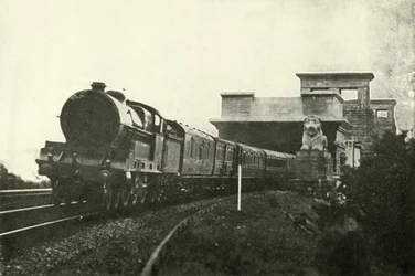 Irská pošta opouštějící most Menai, c1930.