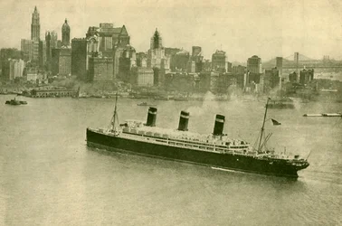 Leviatan v New Yorku, c1930.