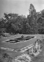 Lily Basin, The White Lodge, Richmond, 1926
