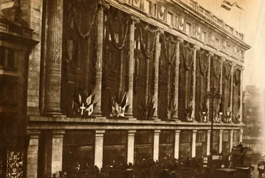 Otevření Selfridges, 1909, 1933.