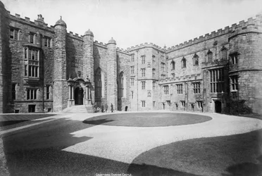 Nádvoří, hrad Durham, Anglie, 20. století