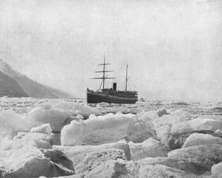 Parník Queen, Glacier Bay, Aljaška, USA, c1900.