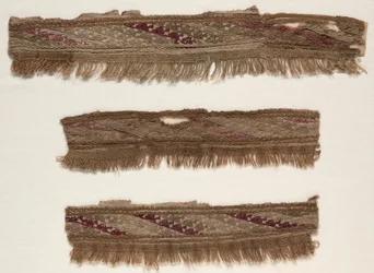 Tři hraniční fragmenty, c. 1100-1400.