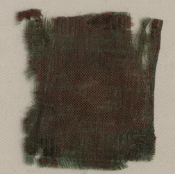 Tři fragmenty italského gotického hedvábí, 1300s.