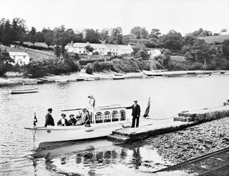 Spojené království: Pohled na řeku Fal. Feock, Cornwall,