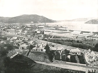 Pohled z Maitland Street, Dunedin, Nový Zéland, 1895.