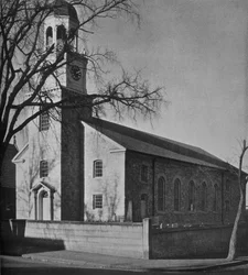 Pohled na St Pauls Church z Main Street, Newburyport, Massachusetts, 1924