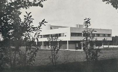 Vila v Poissy, postavená ze železobetonu, 1933