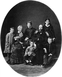 Vladimir Iljič Lenin jako gymnazista se svou rodinou, Simbirsk, Rusko, 1879