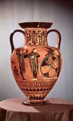 Řecká černofigurová amfora zobrazující Demeter, Persephone a Apollo