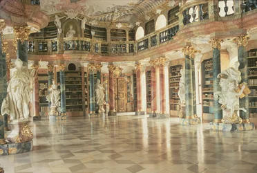 Interiér knihovny, dokončena v roce 1744