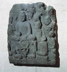 Reliéf „Buddhy budoucnosti“ neboli Bodhisattva Maitreya, 2. století našeho letopočtu (kámen)