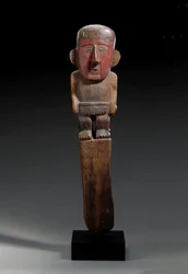 Figurální fix ze dřeva Chimu, cca 1100-1400