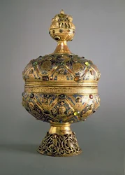 Ciborium, vyrobené v Limoges G. Alpaisem pro opatství v Montmajour