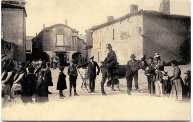 Oslí věž kolem roku 1900, Carcassonne (pohlednice)