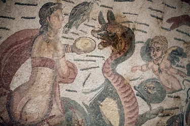 Síň Arionu. Námořní scéna. Mořští tvorové. Nereides a tritoni. 3. - 4. století. Římská vila Casale, Sicílie. památka UNESCO.