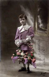 Šťastný nový rok blahopřání: Dítě drží košík květin – pohlednice z roku 1920