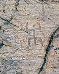 Lidské postavy, skalní rytiny v Národním parku skalního umění Naquane (Seznam světového dědictví UNESCO)