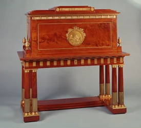 Císařský mahagonový tajemník, David Roentgen (1743-1807), něm.