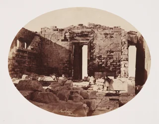Interiér Parthenonu, Atény, c 1849