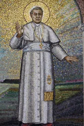 Benediktinské opatství Madonna della Scala, Noci, Apulie Mozaika zobrazující papeže Pia X., Noci, Itálie