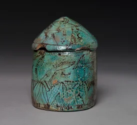 Pyxis s víkem, pozdní říše středu až raná nová říše, cca 1901-1525 př.n.l.