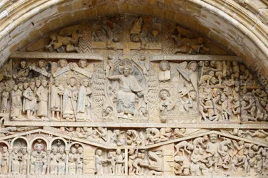 Tympanon klášterního kostela Sainte-Foy: Kristus ve slávě a Poslední soud, Conques, Francie