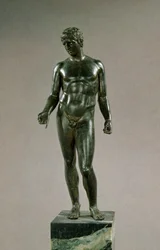 Socha Merkura, adaptace řeckého Discophoros Polyclitus, římský, 25-50 nl (bronz)