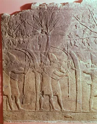 Obléhání Alammu armádou Senacheriba (704-681 př.nl) detail z panelu z jihozápadního paláce v Ninive, cca 700 př.nl (sádra) (viz také 85705)
