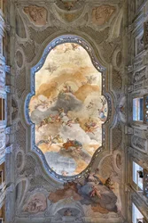 Pohled na strop, vstupní hala nebo foyer, Teatro Grande, Brescia, Itálie (foto)