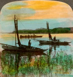 Rybářské lodě při západu slunce poblíž Jokohamy, Japonsko, 1904.