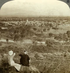 Pagody, Mandalay, Barma, 1900.