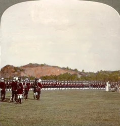 Přijímání barev uvnitř náměstí, Indie, 1900.