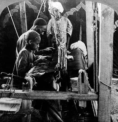 Tkalci šátků, Kašmír, Indie, 1900.