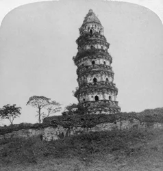 Pagoda Tiger Hill, Šikmá věž, Soo-Chow Suzhou, Čína, 1900