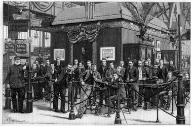 Konkurzy fonografů vytvořených Thomasem Edisonem instalovaných v Galerii des Machines na pařížské světové výstavě v roce 1889. (Z fotografie). Rytina v "" Příroda: přehled věd a jejich aplikace v umění a průmyslu", 31 Au