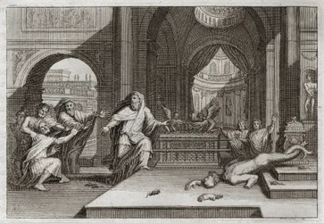 Bible z Royaumontu, Starý zákon: modla Dágon. Když Filištíni postavili archu úmluvy do chrámu vedle Dágona, svého boha, srazila jejich modlu a postihla je všechny těžkým morem, který je přinutil ji odeslat pryč. Ilustrace
