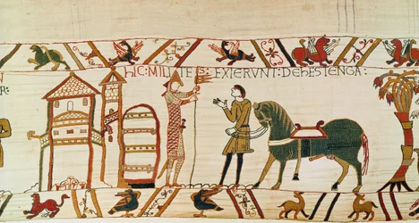 Brána Hastingsu se otevírá Normanům k pochodu proti Haroldovi, Bayeux Tapestry (vlněná výšivka na plátně)