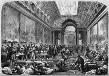 Pohled na galerii bitev zámku Versailles, kde je instalována pošta