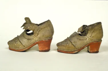 Model boty na červeném podpatku ze 17. století, Museo del Castello, Milán