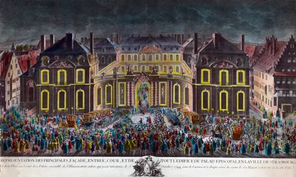 Osvětlení biskupského paláce města Štrasburku během oslav pořádaných městem za pobytu krále Ludvíka XV. (1710-1774), který se zotavoval z těžké nemoci, dne 5/10/1744. Dobový tisk. Soukromá sbírka