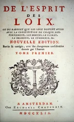 Titulní strana knihy „Duch zákonů“ od Charlese Louise de Secondat, barona de La Brede et de Montesquieu (1689-1755). Amsterdam Edition 1749.