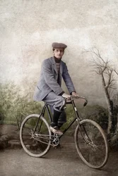 Fernand Ochse na kole, Francie, asi 1920 (foto)